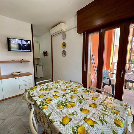 Easy Apartments Peschiera Пескьера-дель-Гарда Экстерьер фото