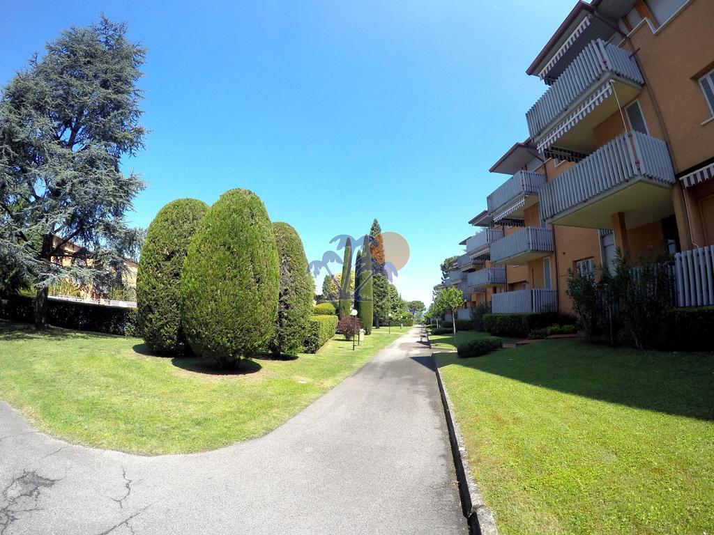 Easy Apartments Peschiera Пескьера-дель-Гарда Экстерьер фото